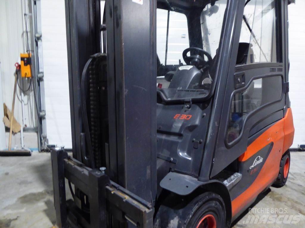Linde E30-01 Empilhadores eléctricos