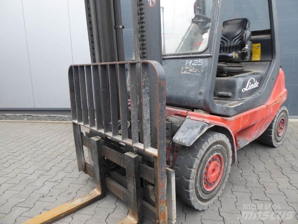 Linde H25T-03 Empilhadores a gás