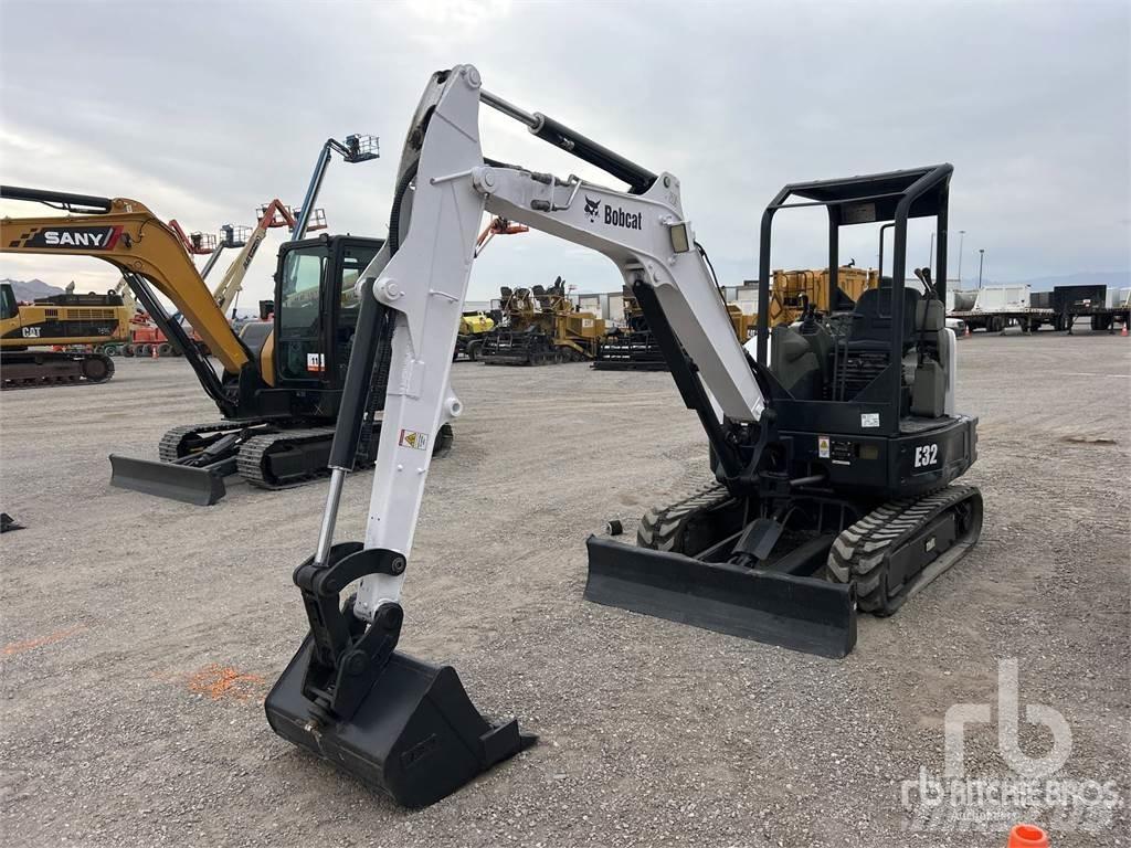 Bobcat E32 Mini Escavadoras <7t