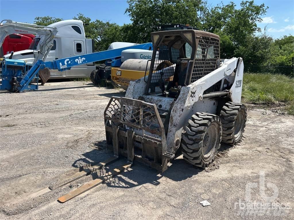 Bobcat S220 Carregadoras de direcção deslizante