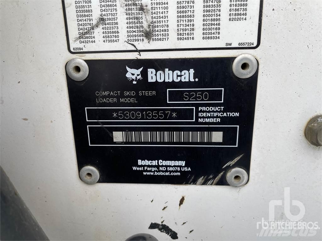 Bobcat S250 Carregadoras de direcção deslizante