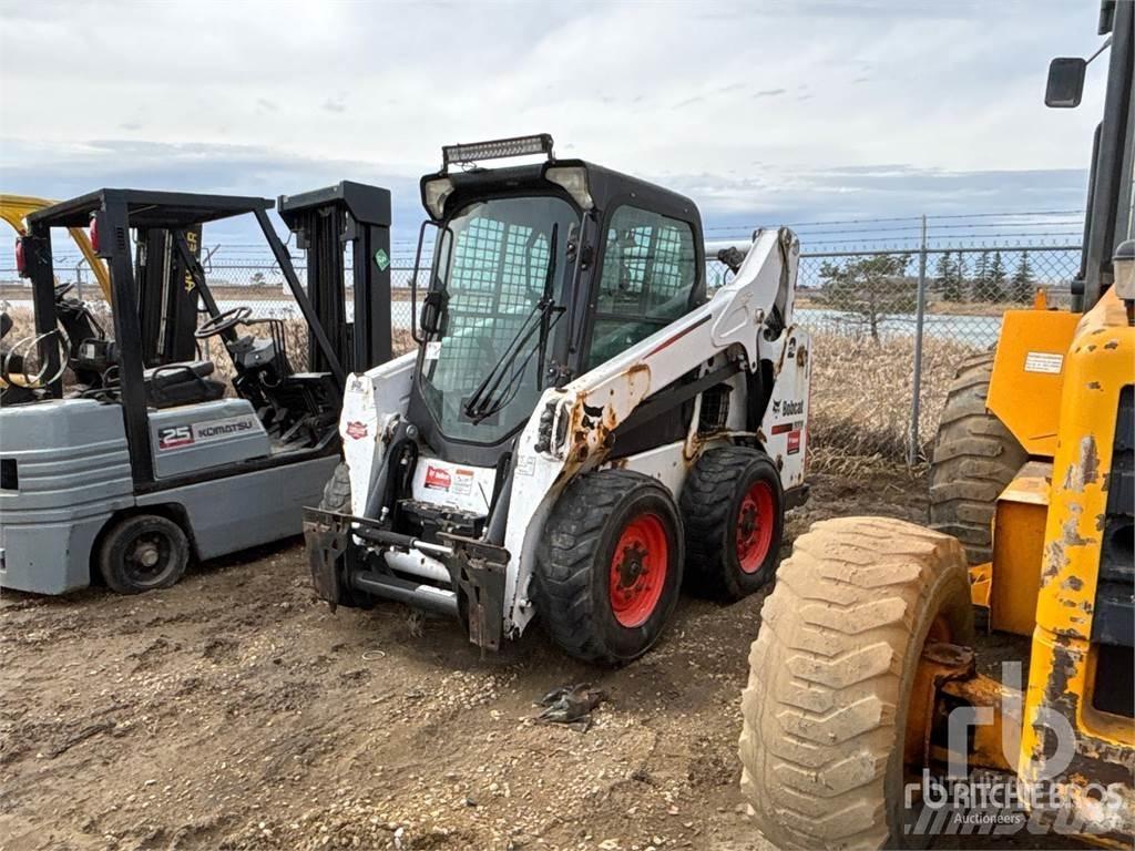 Bobcat S590 Carregadoras de direcção deslizante