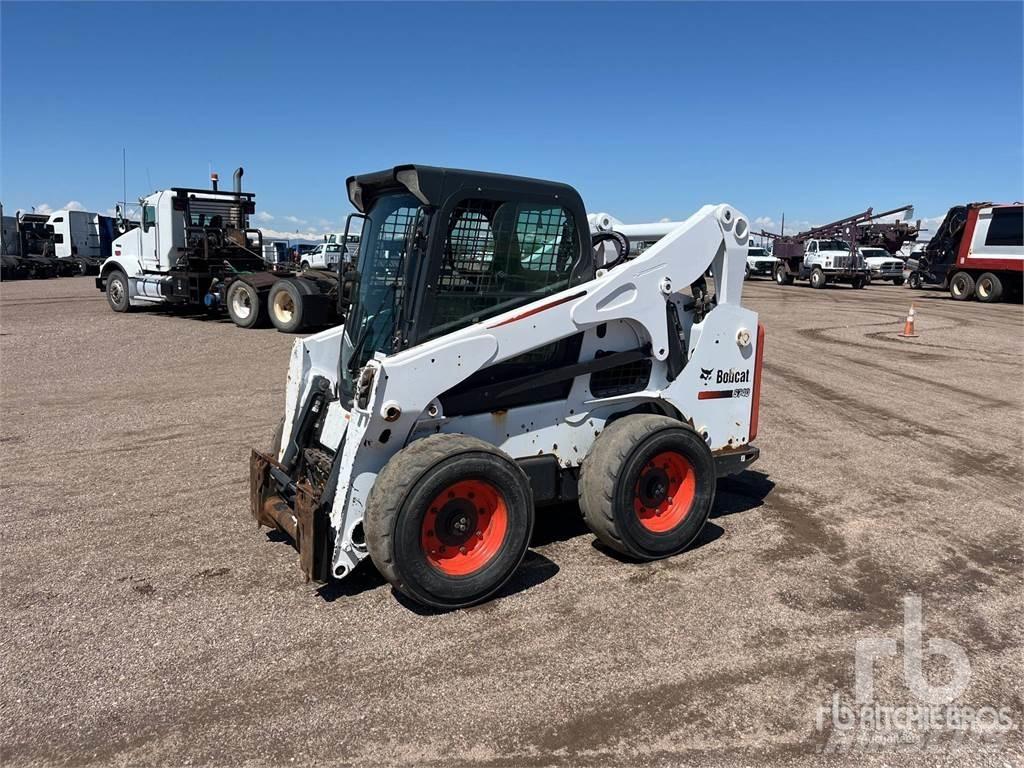 Bobcat S740 Carregadoras de direcção deslizante