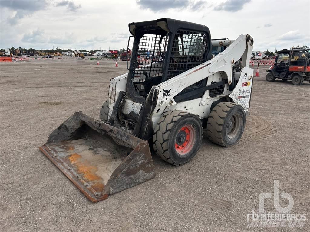 Bobcat S750 Carregadoras de direcção deslizante