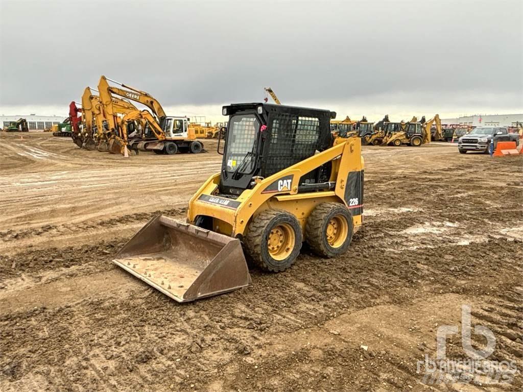 CAT 226 Carregadoras de direcção deslizante