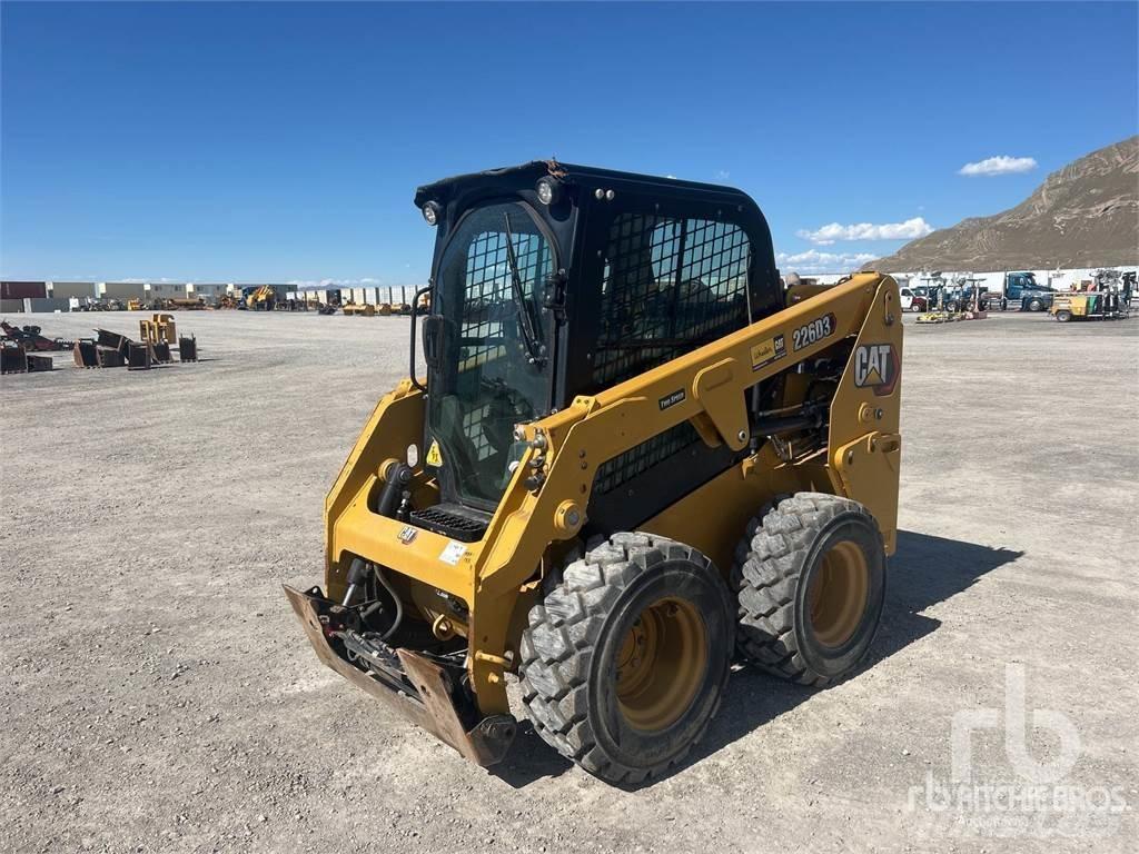 CAT 226D3 Carregadoras de direcção deslizante