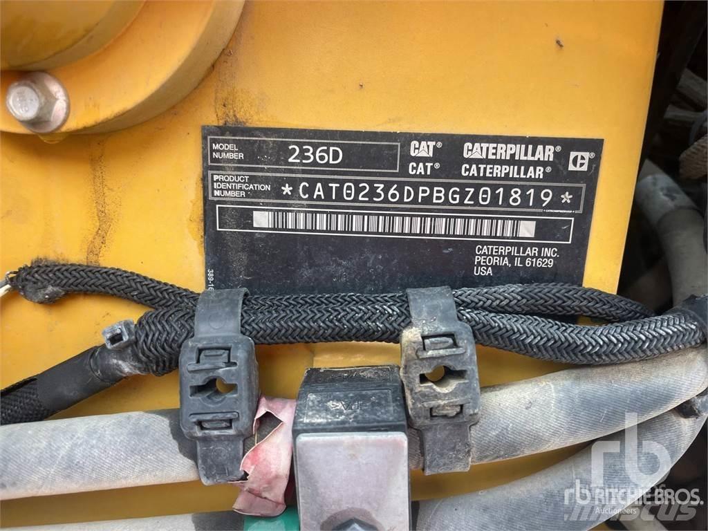 CAT 236D Carregadoras de direcção deslizante