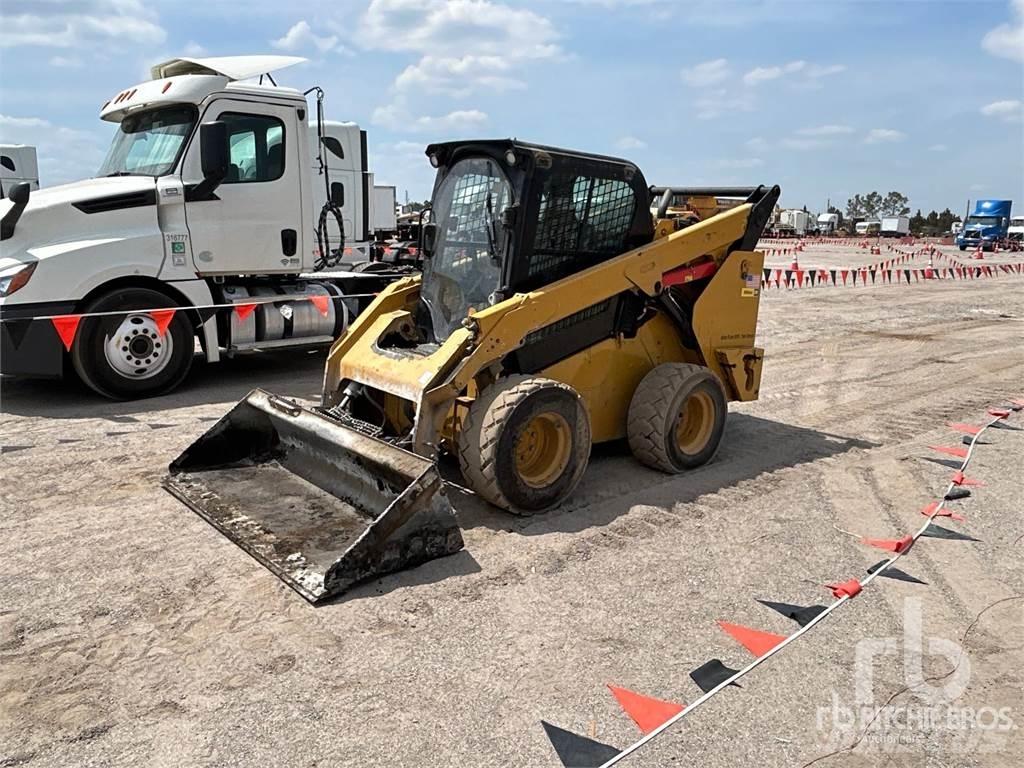 CAT 272D2 Carregadoras de direcção deslizante
