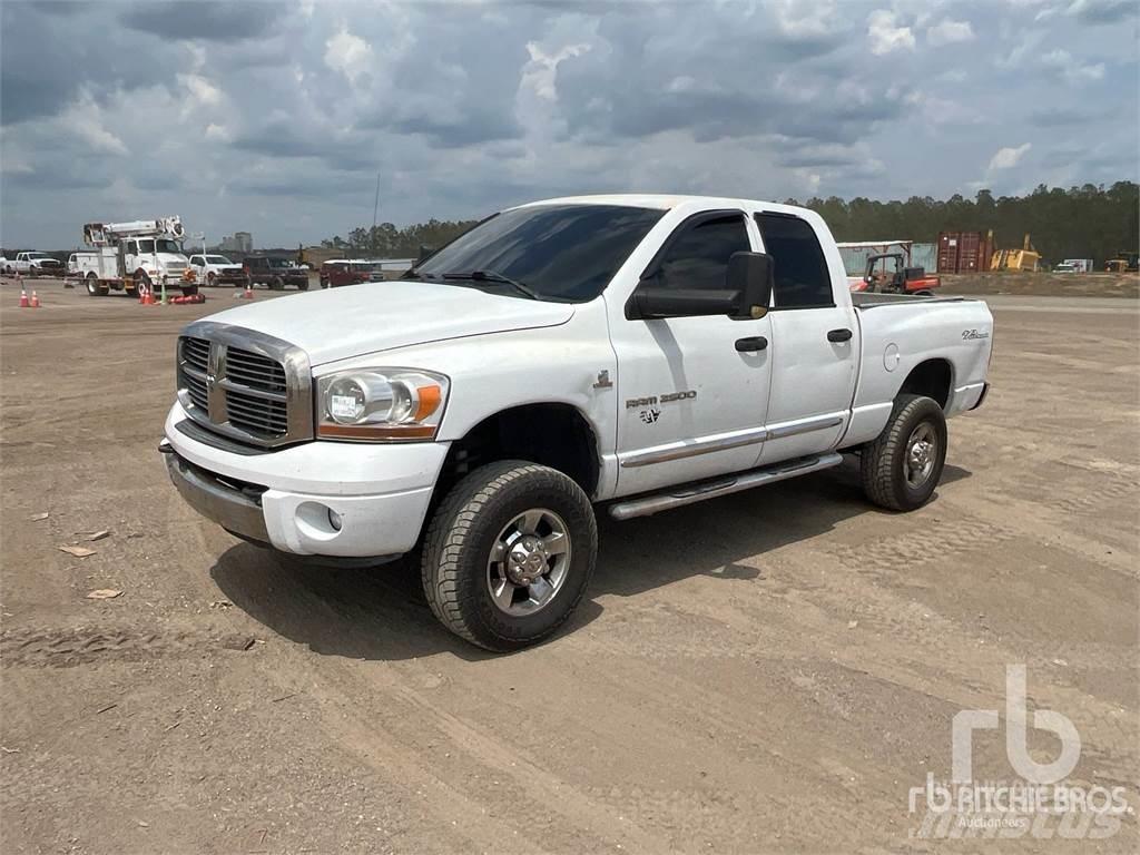 Dodge RAM 2500 Pick up de caixa aberta
