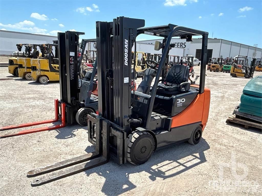 Doosan GC30E-5 Empilhadores Diesel