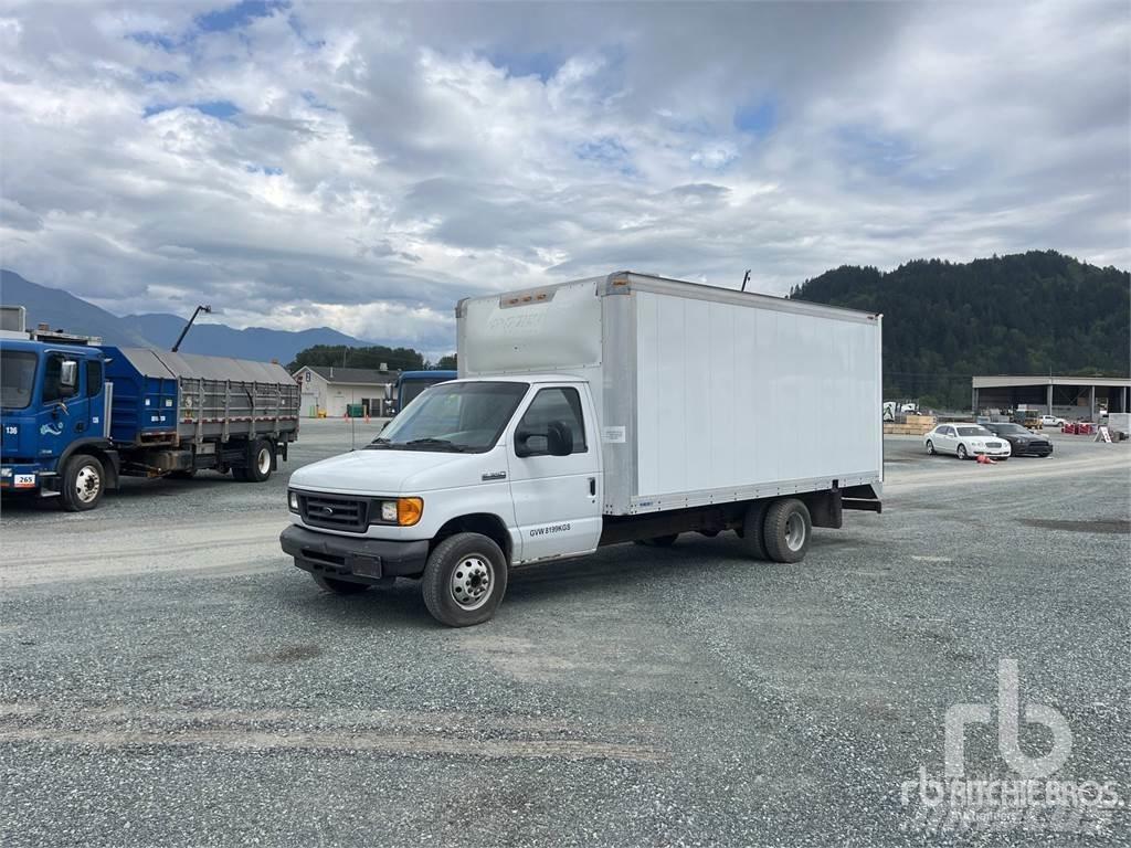 Ford E350 Carrinhas de caixa fechada