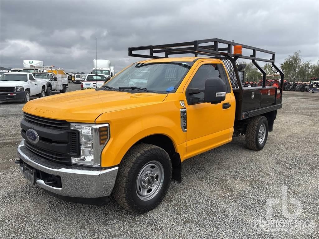 Ford F-250 Camiões estrado/caixa aberta