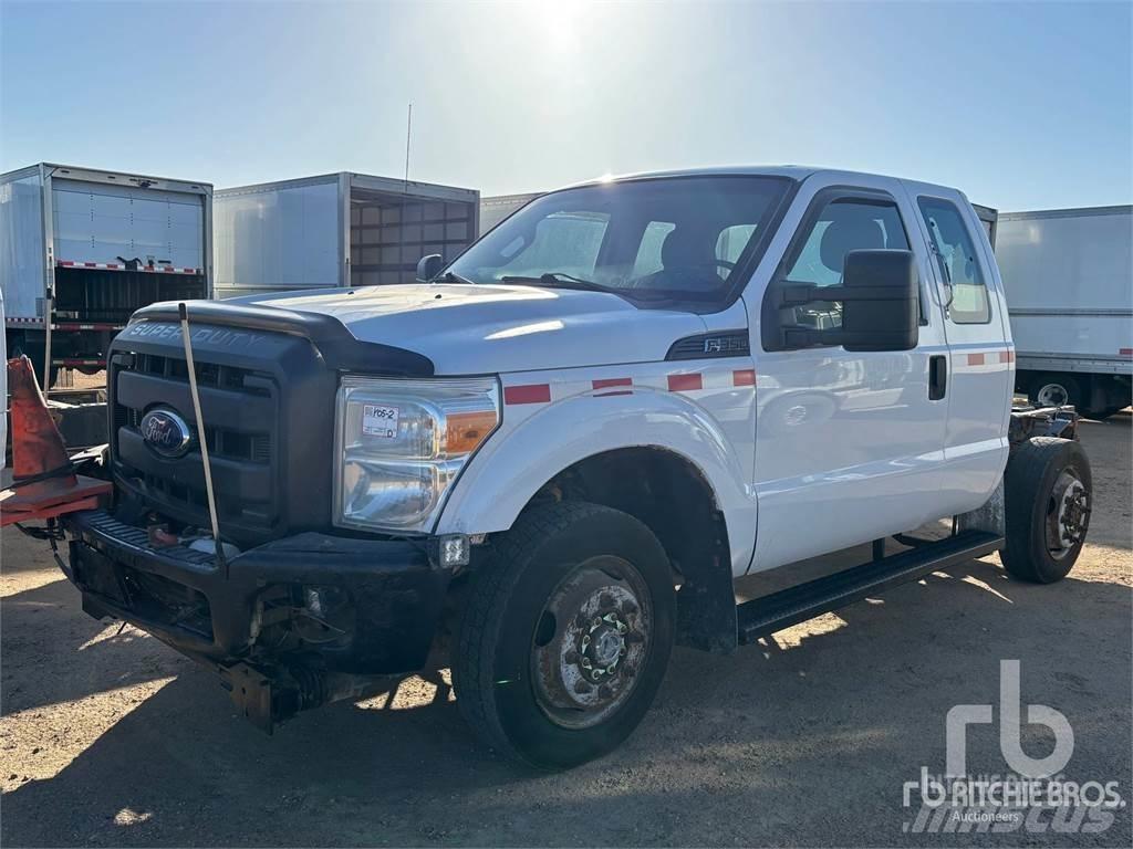 Ford F-350 Camiões de chassis e cabine