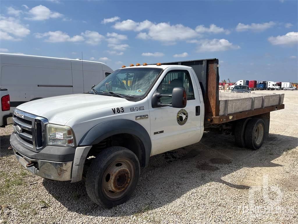 Ford F-550 Camiões estrado/caixa aberta