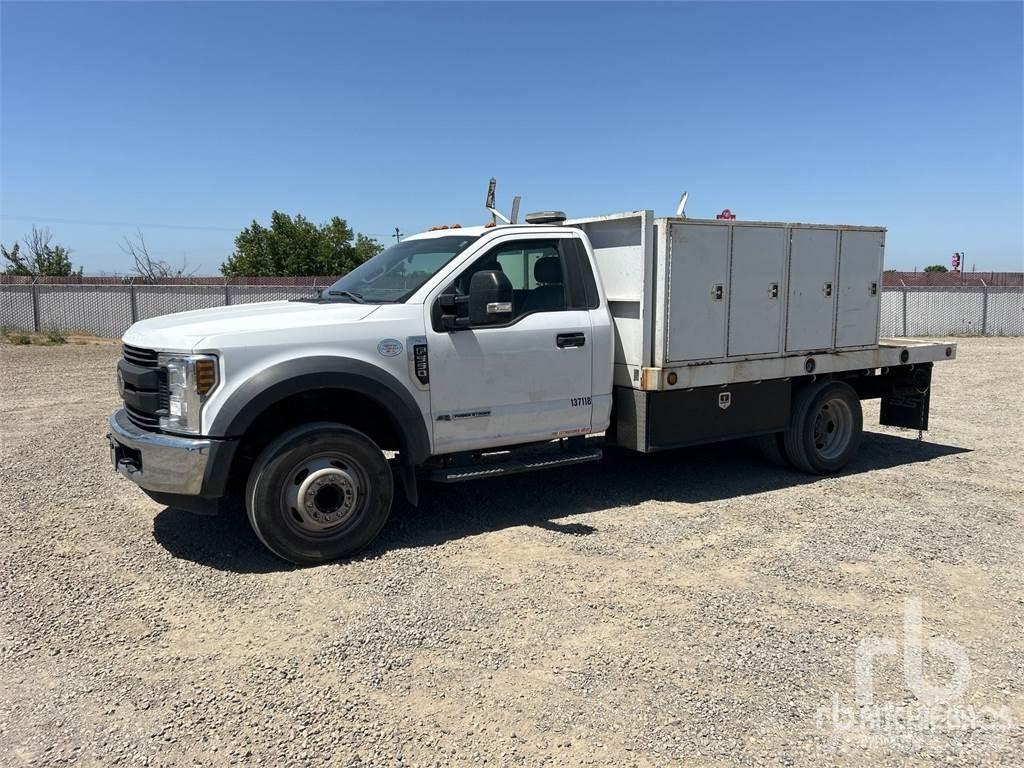 Ford F-550 Camiões estrado/caixa aberta