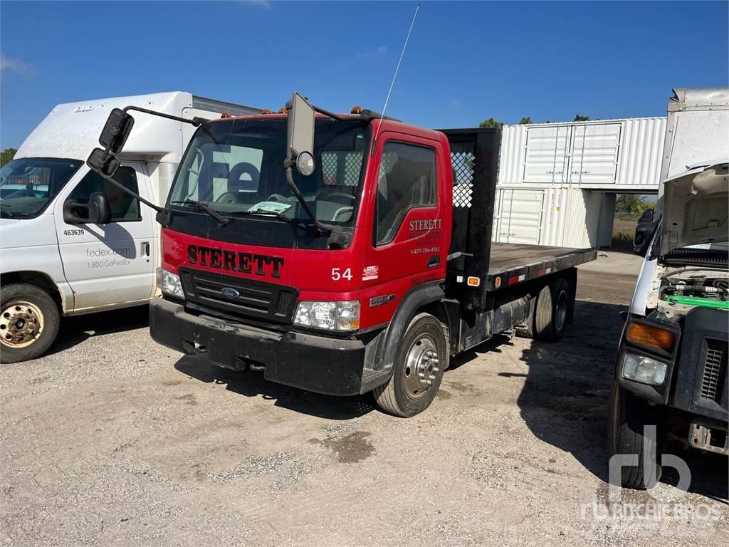 Ford LCF550 Camiões estrado/caixa aberta