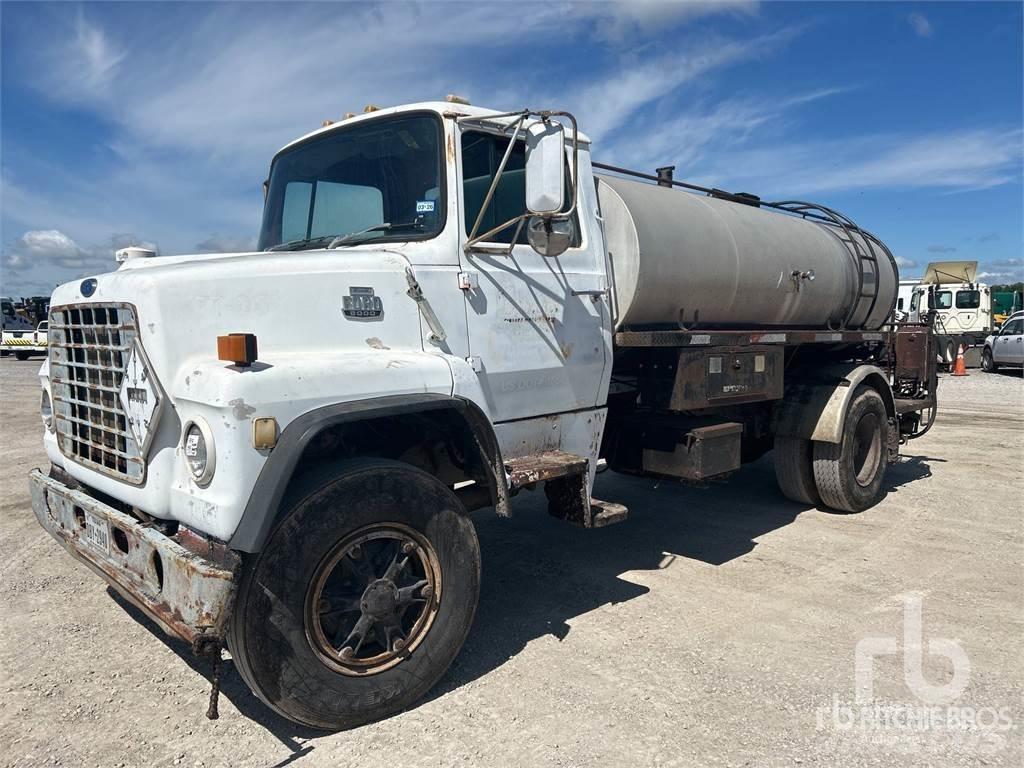Ford LN8000 Pulverizadores de betume