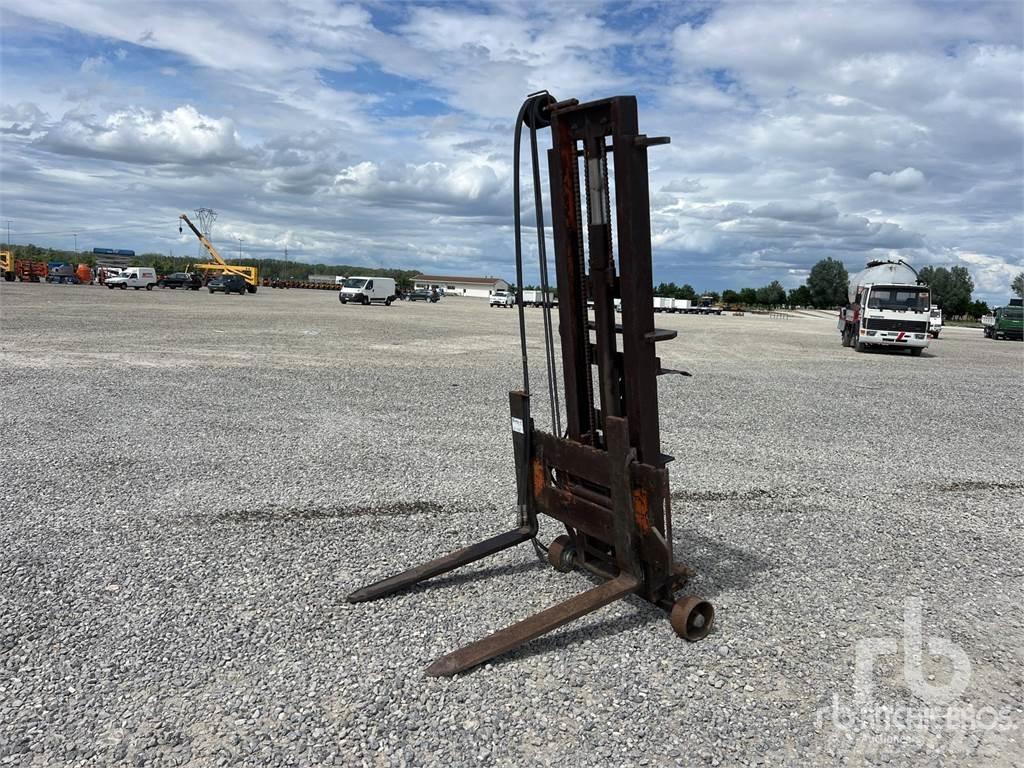  Forks with mast Agricultura - Outros
