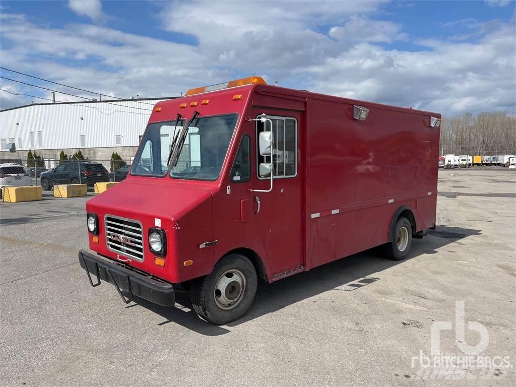 GMC P3500 Carrinhas de caixa fechada