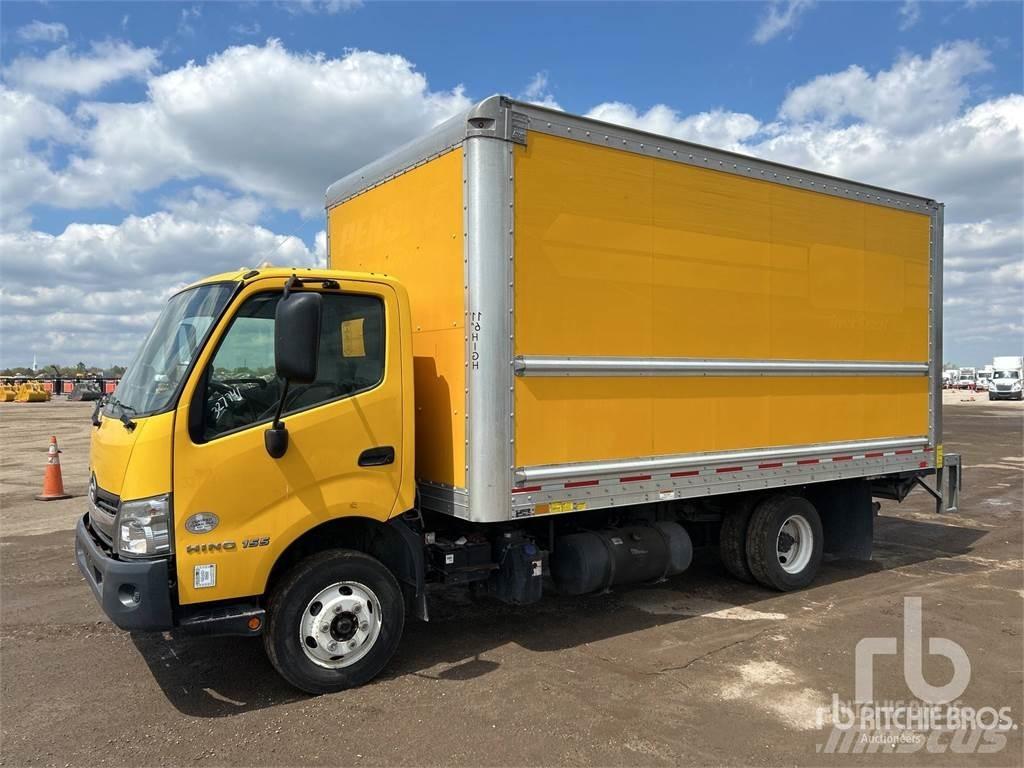 Hino 155 Carrinhas de caixa fechada