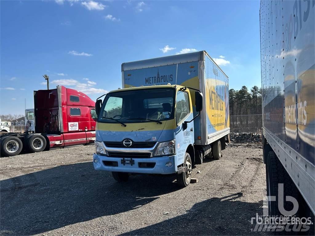 Hino 155 Carrinhas de caixa fechada