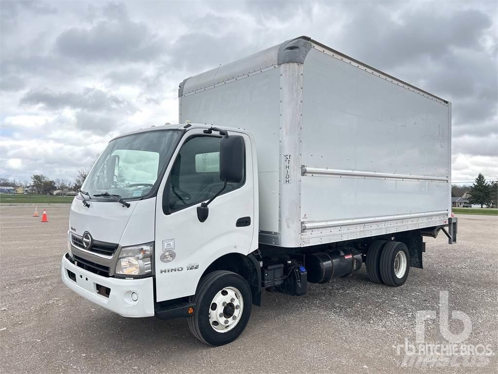Hino 155 Carrinhas de caixa fechada