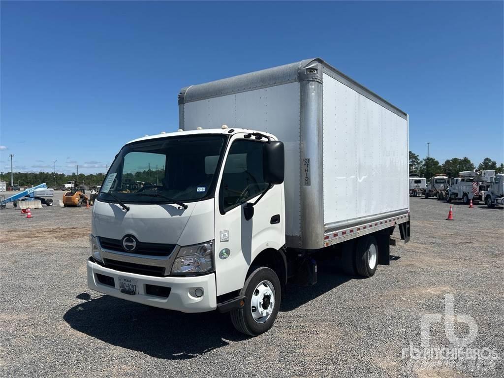 Hino 155 Carrinhas de caixa fechada