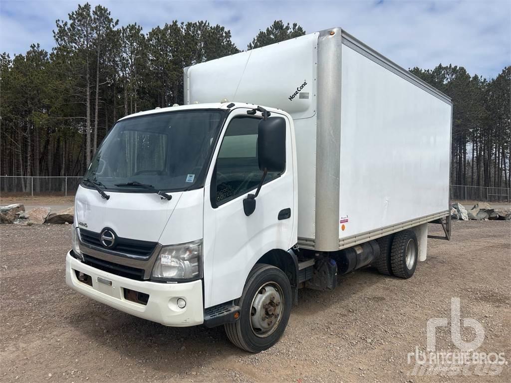 Hino 165 Carrinhas de caixa fechada