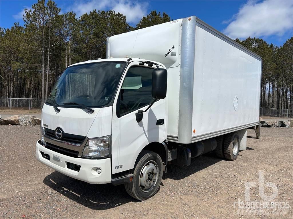 Hino 165 Carrinhas de caixa fechada