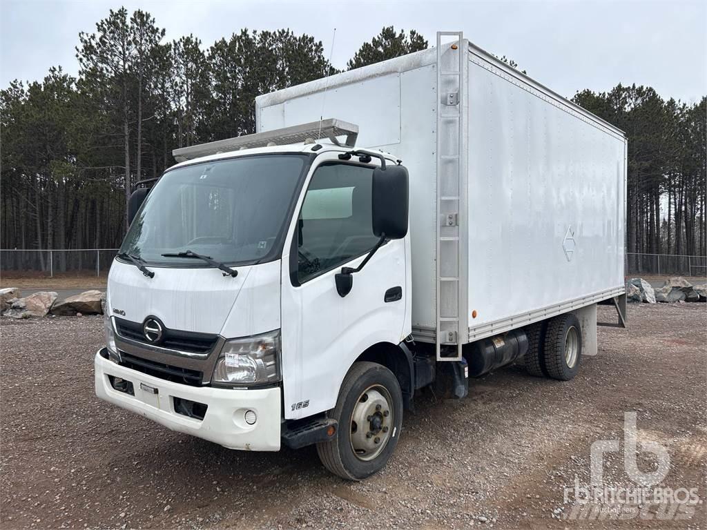 Hino 165 Carrinhas de caixa fechada