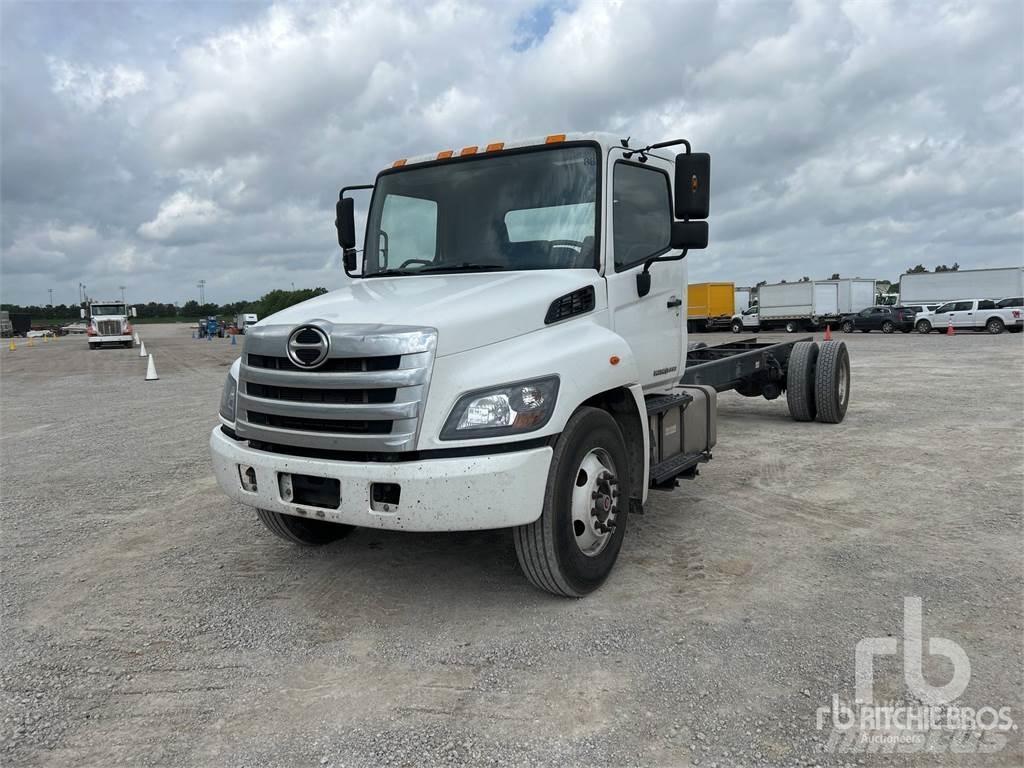 Hino 268 Camiões de chassis e cabine