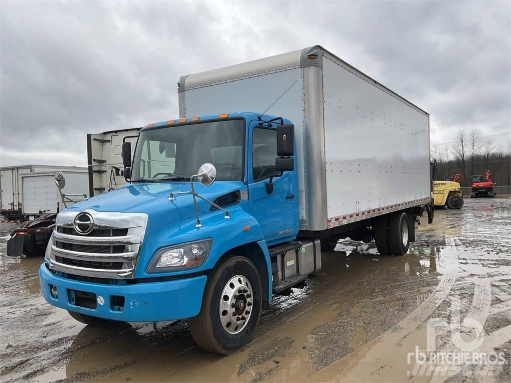 Hino 338 Carrinhas de caixa fechada