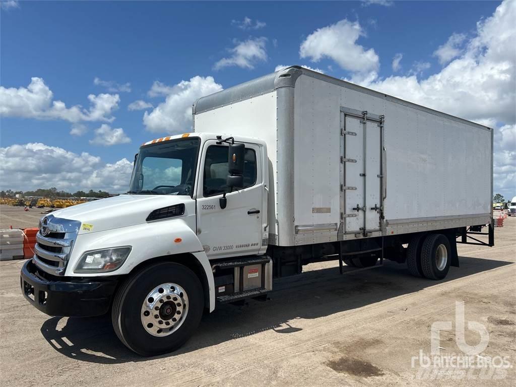 Hino 338 Carrinhas de caixa fechada