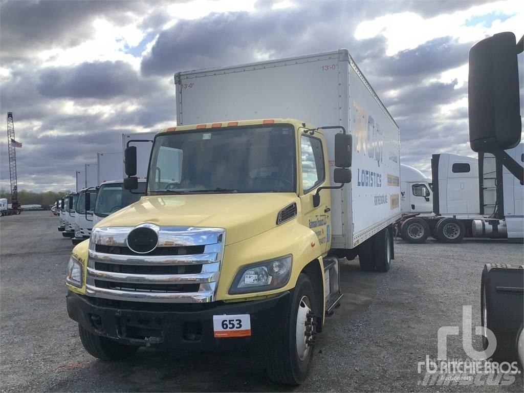 Hino 338 Carrinhas de caixa fechada