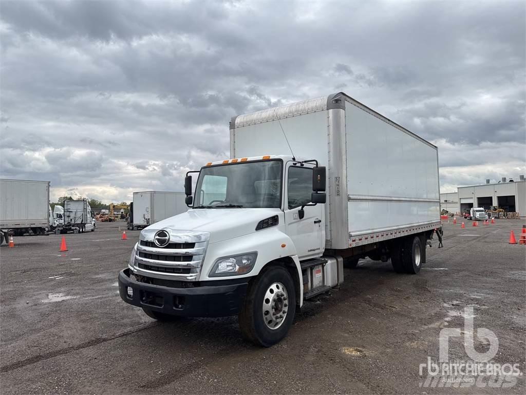 Hino 338 Carrinhas de caixa fechada