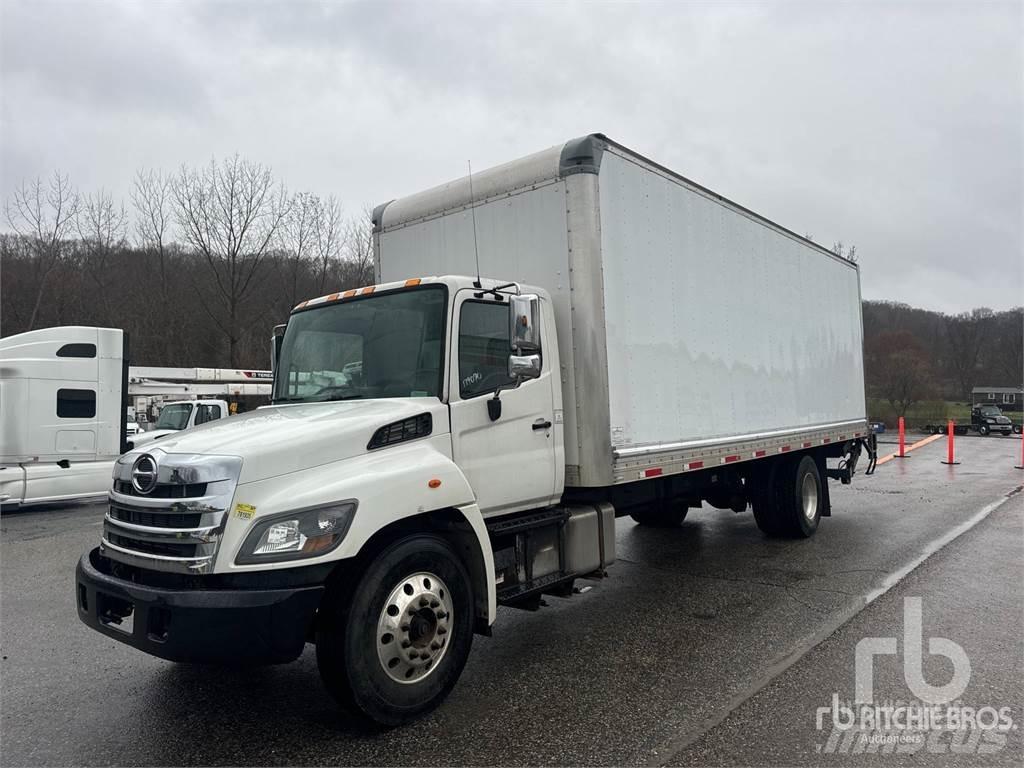 Hino 4x2 Carrinhas de caixa fechada
