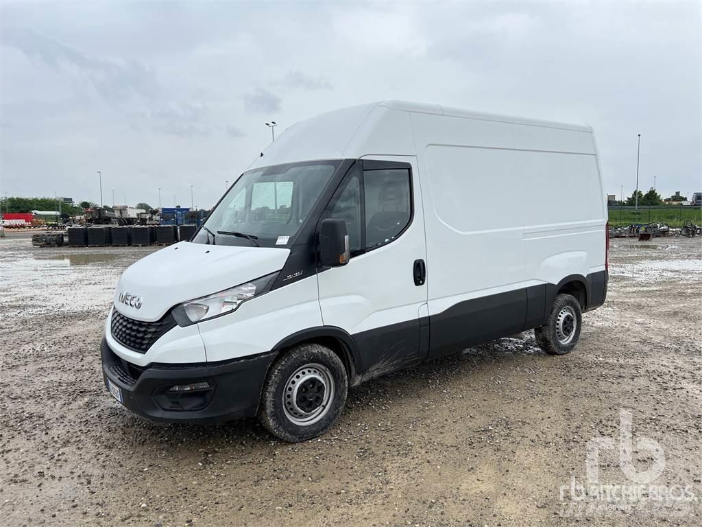 Iveco DAILY Carrinhas de caixa fechada