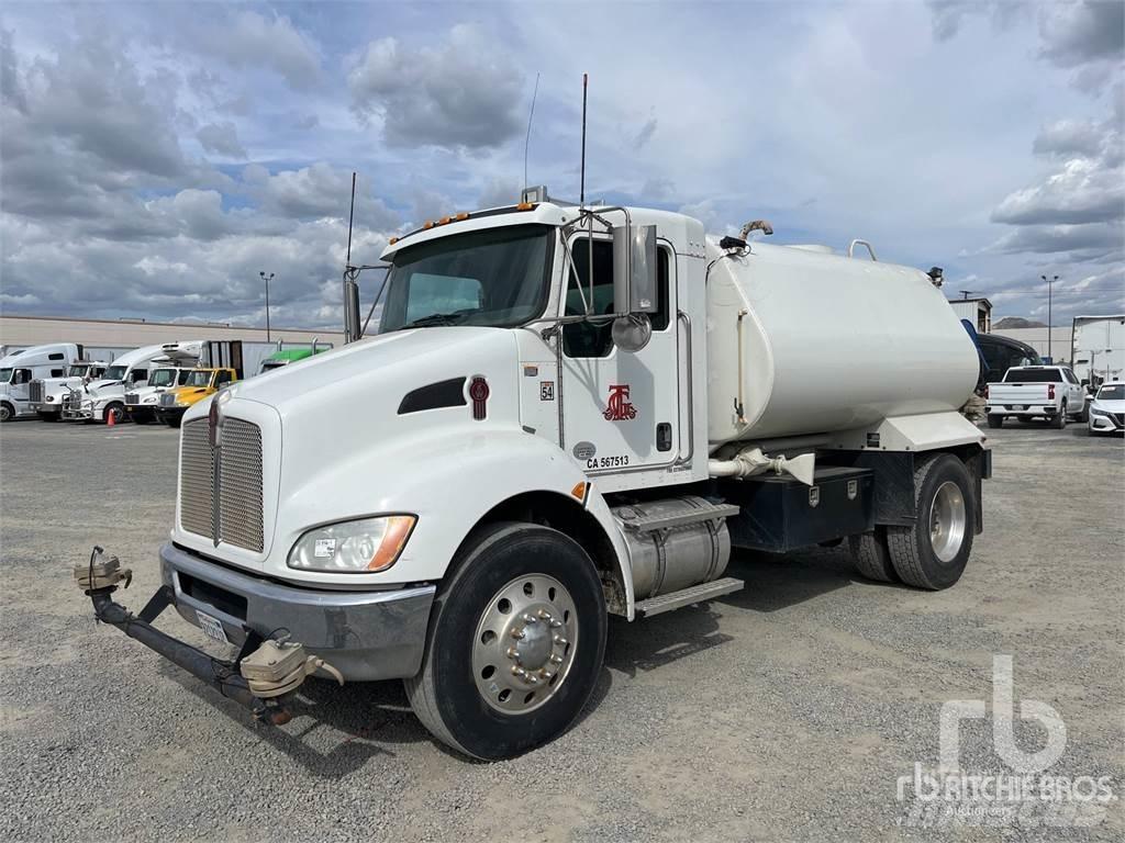 Kenworth T270 Auto-tanques