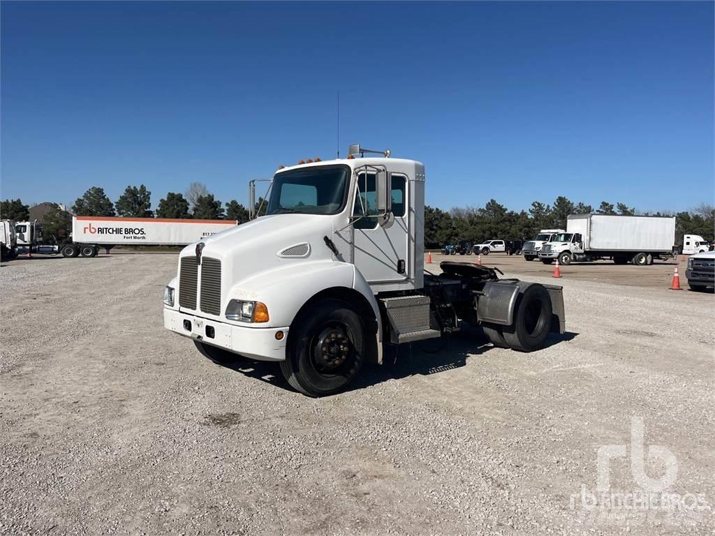 Kenworth T300 Tractores (camiões)