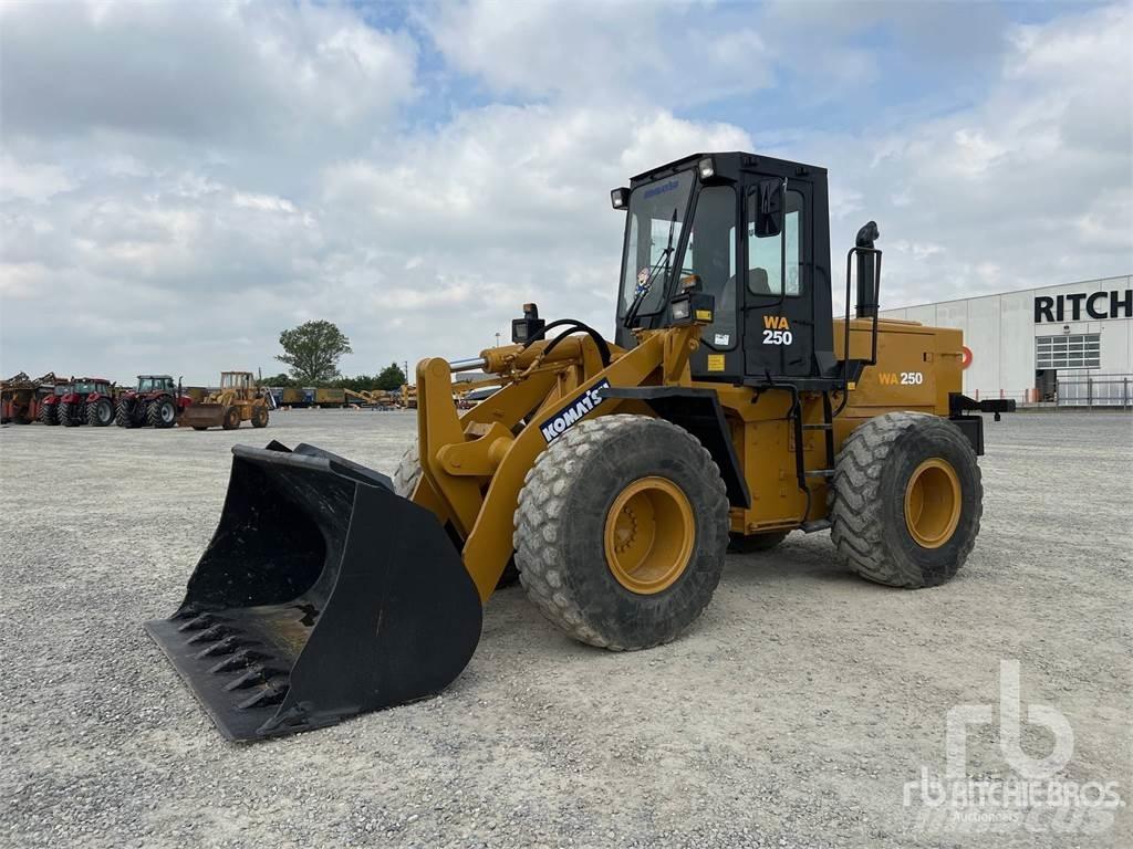 Komatsu WA250-1 Pás carregadoras de rodas