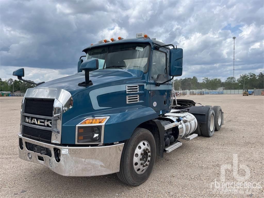 Mack ANTHEM Tractores (camiões)