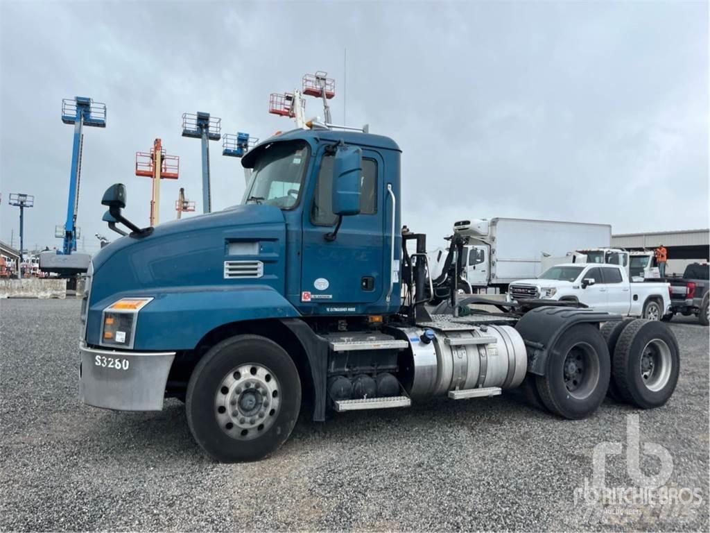 Mack ANTHEM Tractores (camiões)