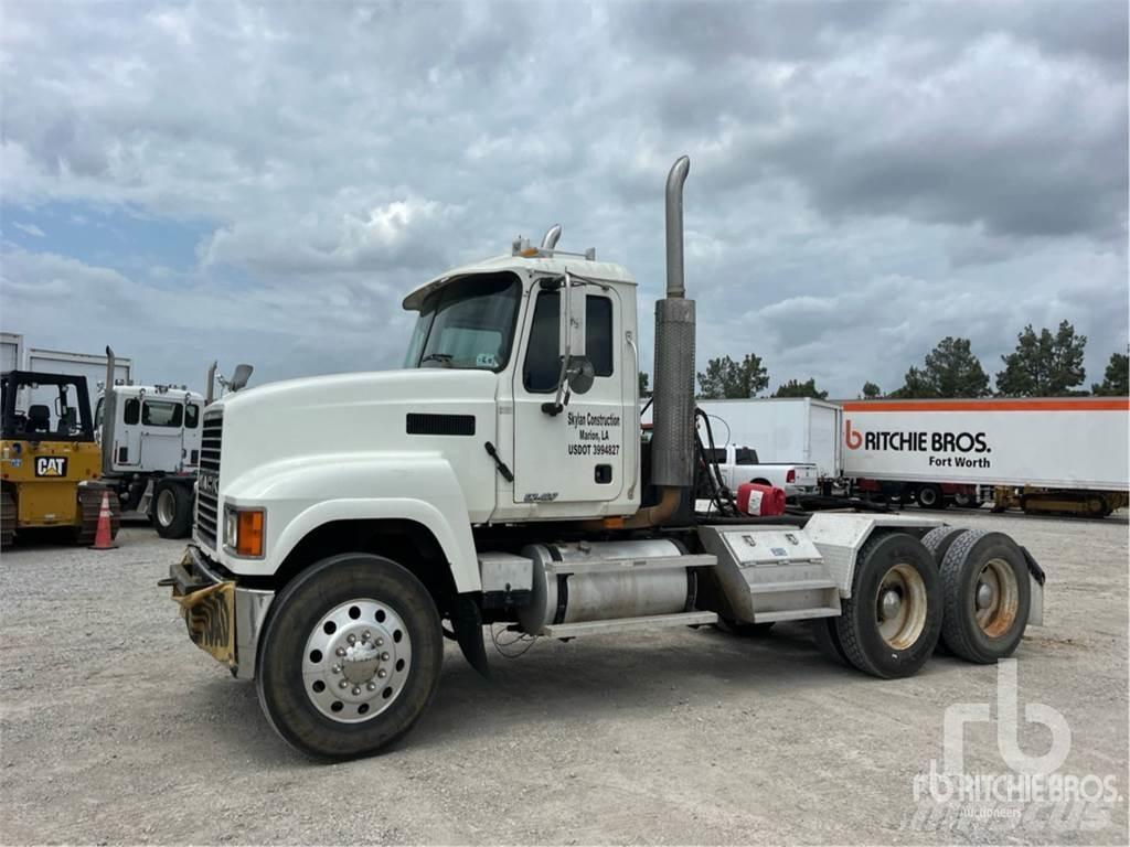 Mack CHN613 Tractores (camiões)