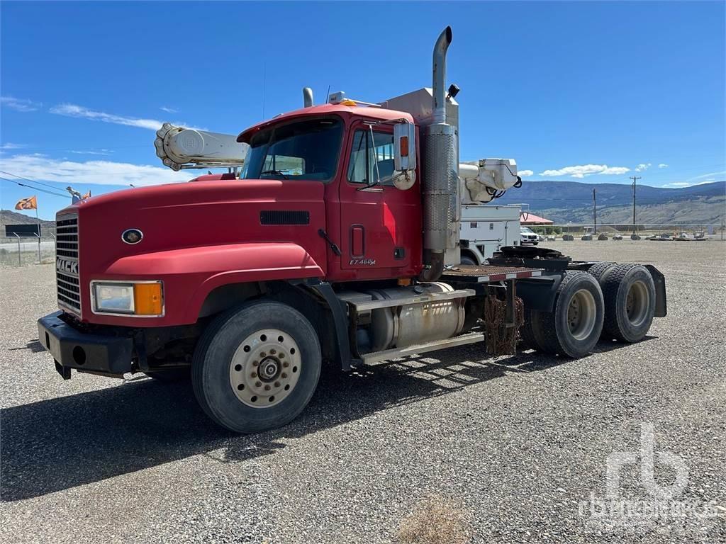 Mack CL713 Tractores (camiões)
