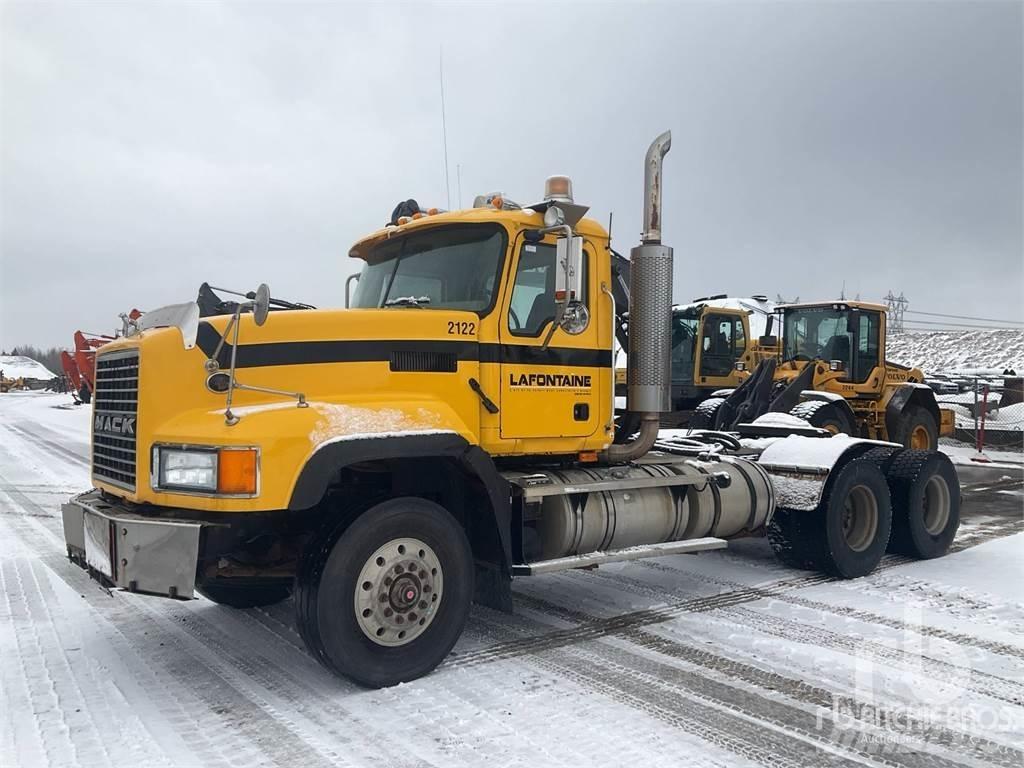 Mack CL733 Tractores (camiões)