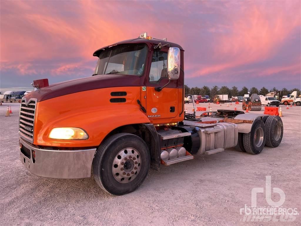 Mack CXU613 Tractores (camiões)