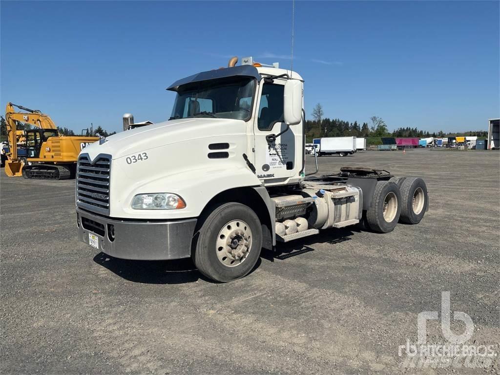 Mack CXU613 Tractores (camiões)