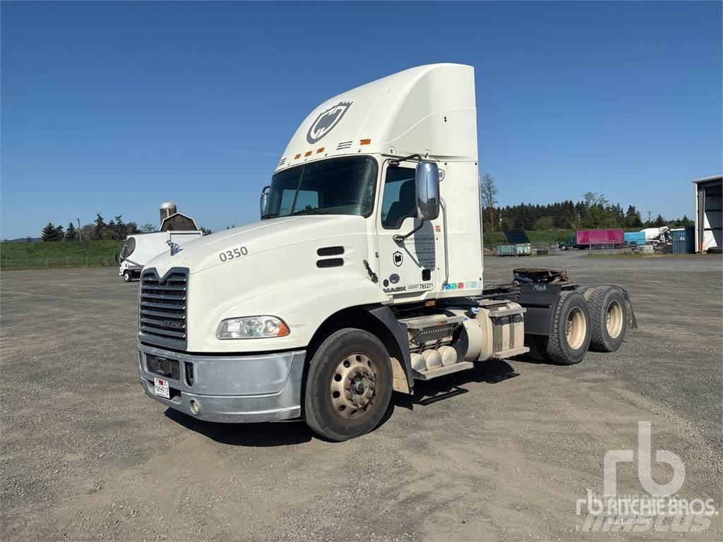 Mack CXU613 Tractores (camiões)