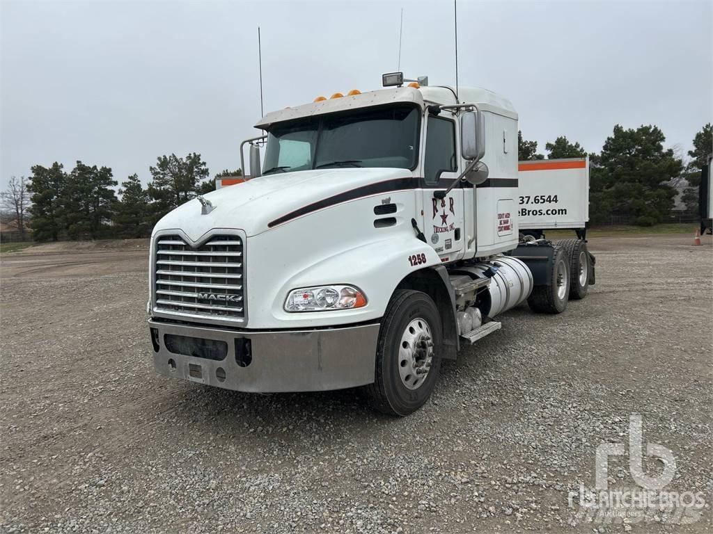 Mack CXU613 Tractores (camiões)