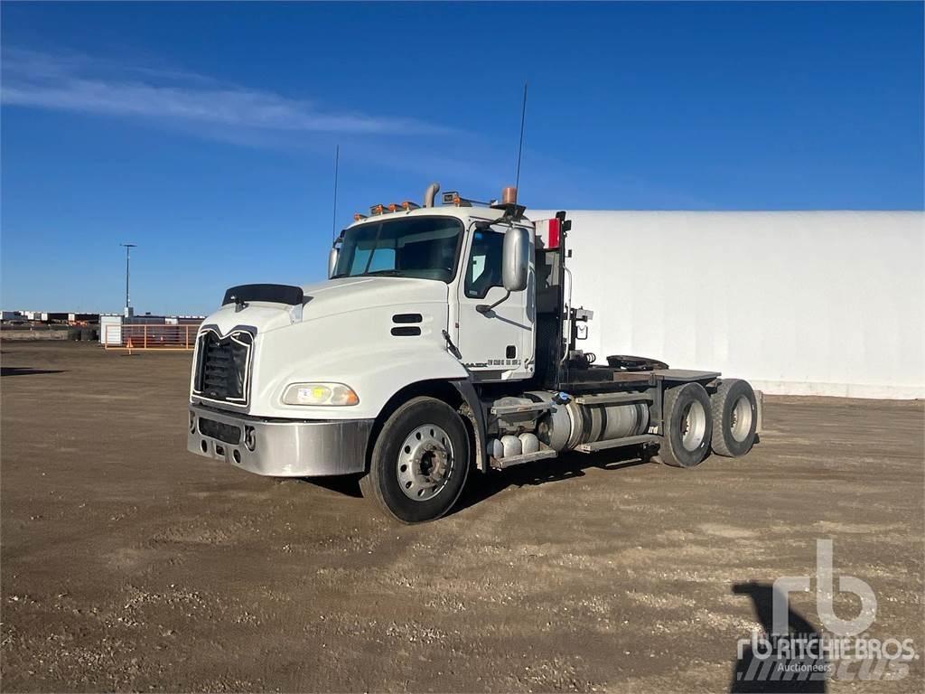Mack CXU613 Tractores (camiões)